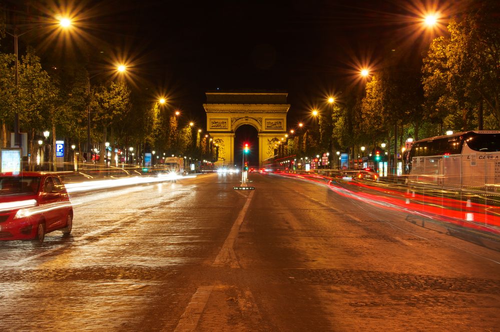 Paris Champs-Élysées bei Nacht von RalfR72 