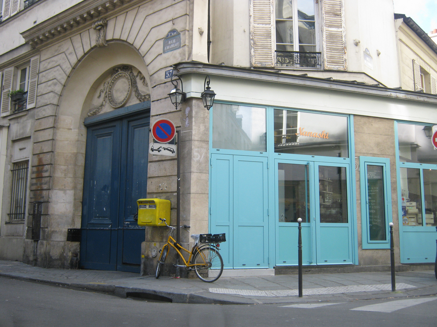 Paris couleurs Angle rues Charlot et du Forez Paris III arr