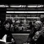 PARIS, DANS LE METRO'