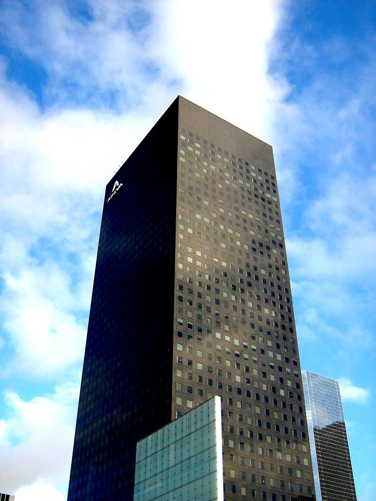 Paris, Défense