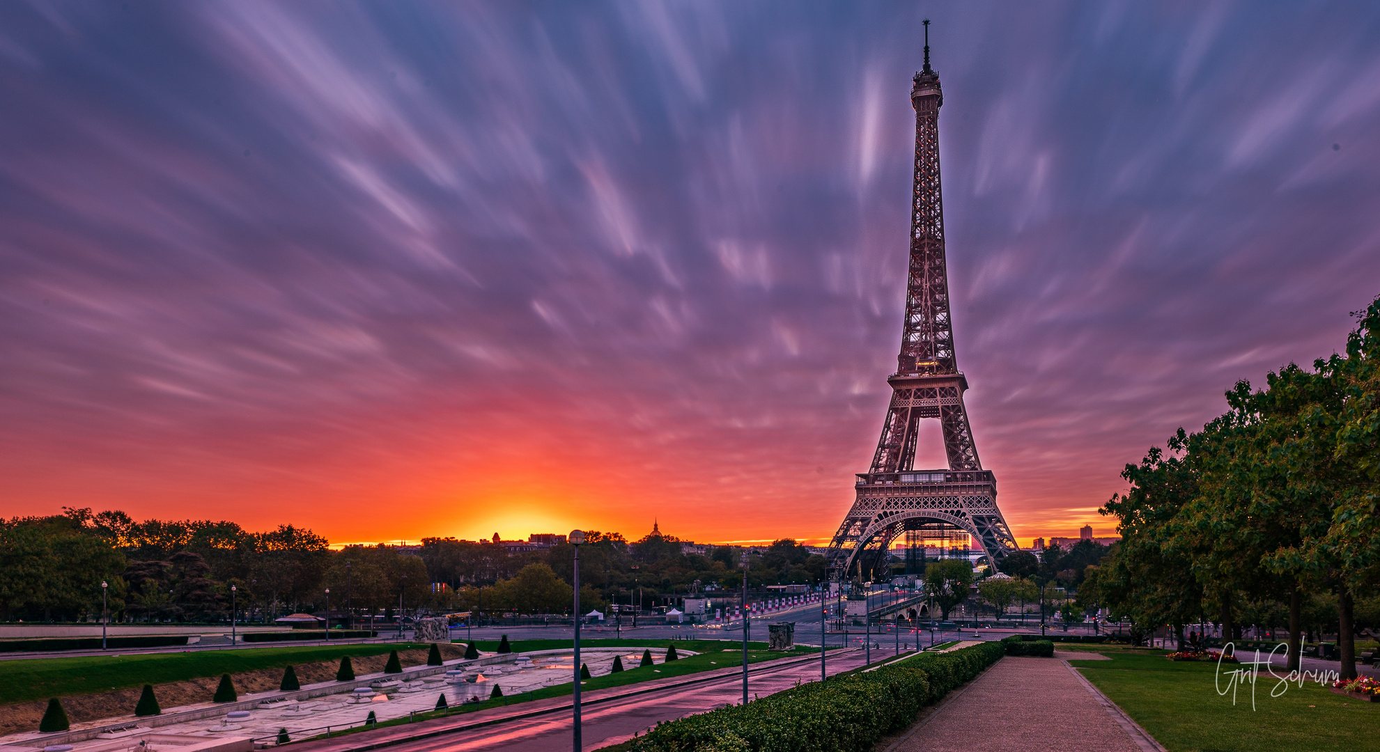 paris eiffel sunrise