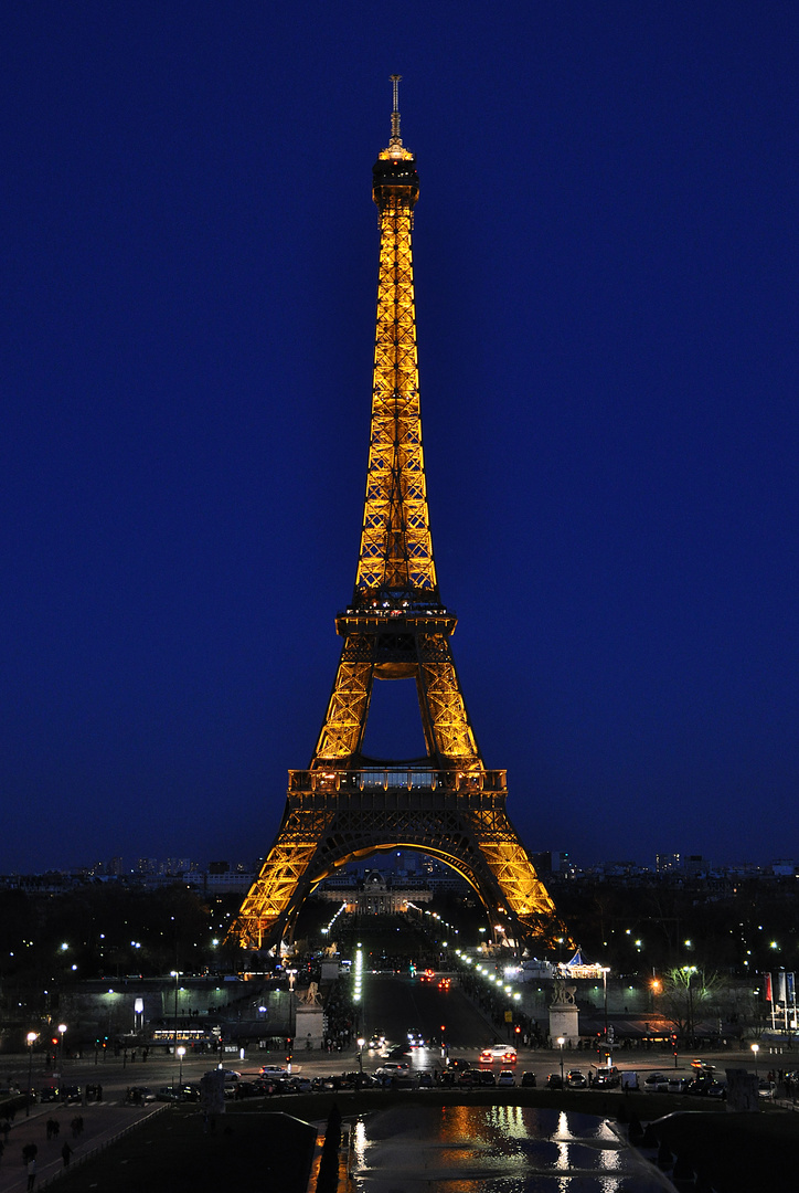 Paris - Eiffelturm bei Nacht