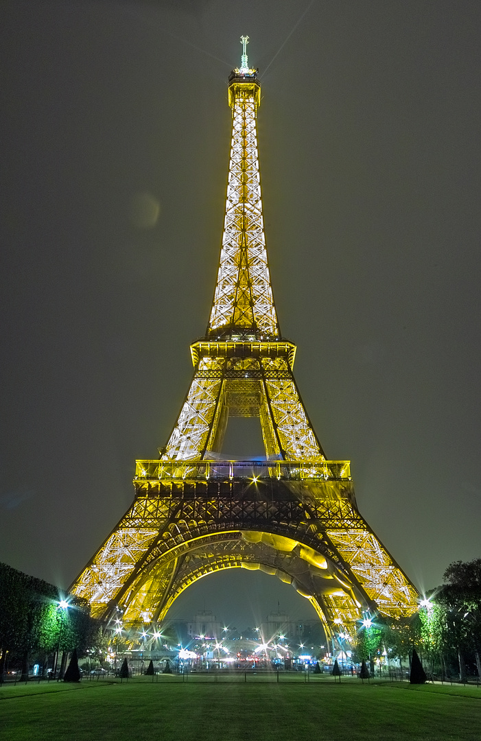 Paris Eiffelturm bei Nacht