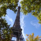 Paris Eiffelturm   im herbstlichem Licht