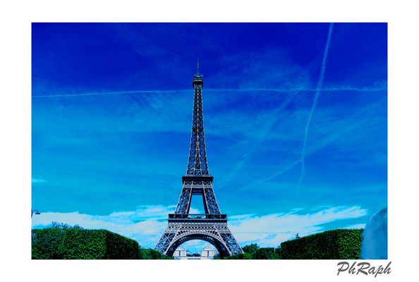 _ Paris est sa tour