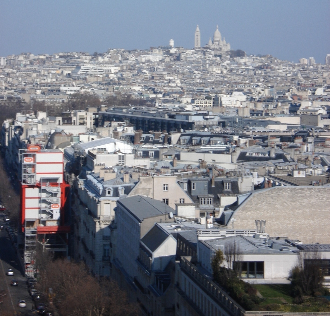 Paris- Foto q tirei do alto do Arco do Triunfo2