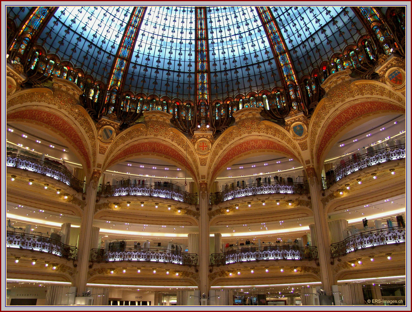 Paris Galeries Lafayette 040208 241 ©