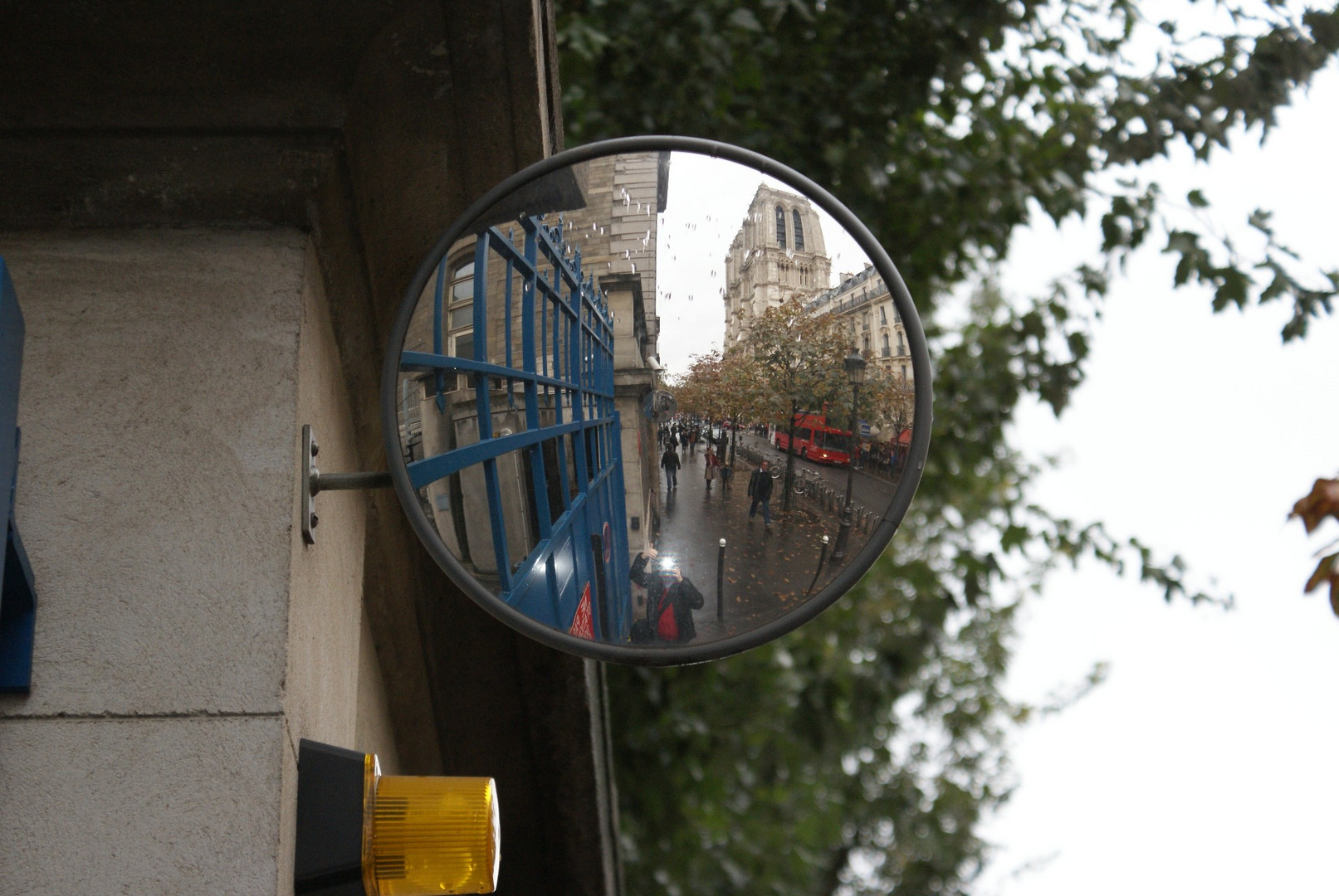 Paris im Spiegel