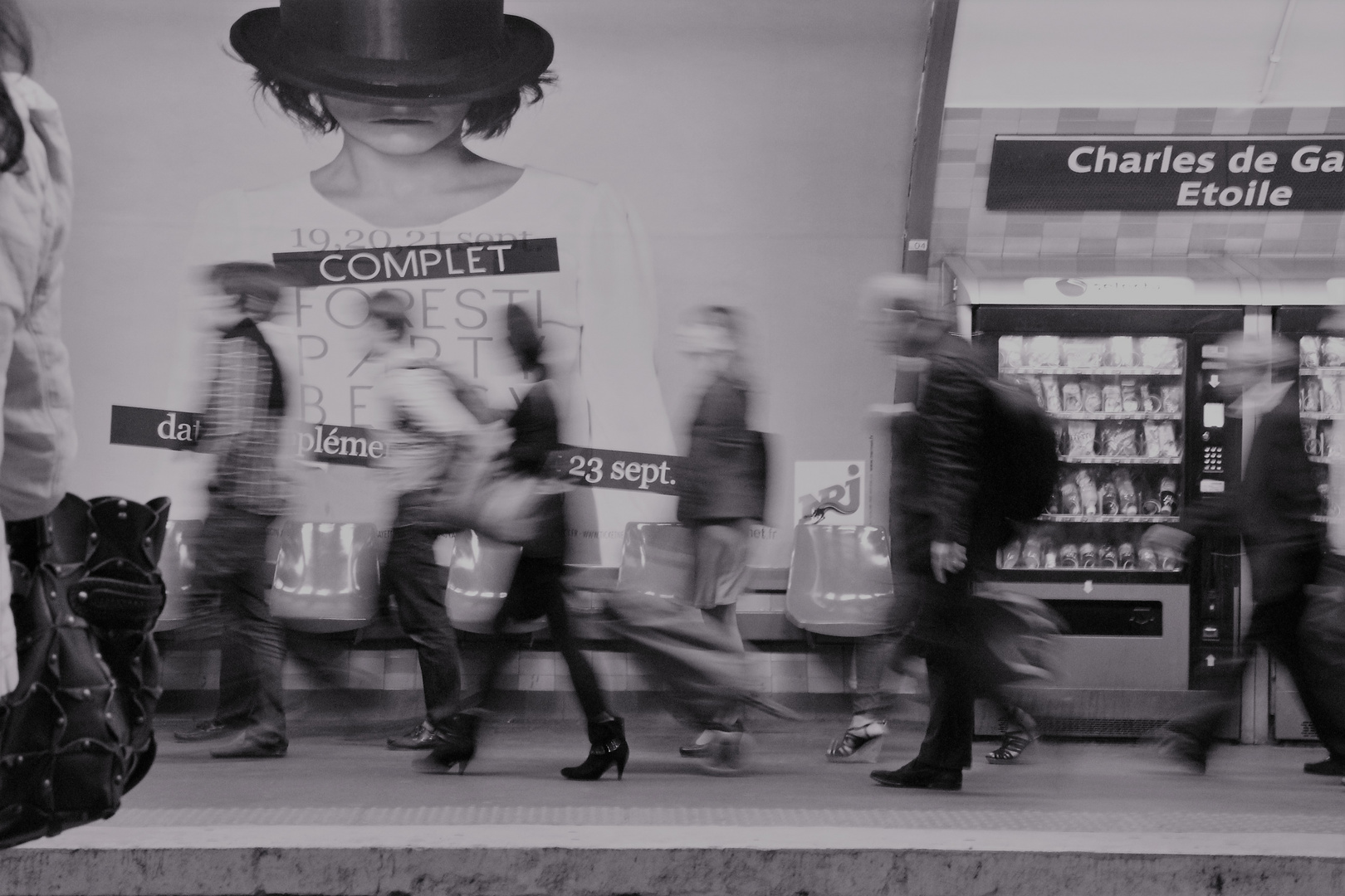 Paris in dieser Sekunde / Métro-Charles-de-Gaulle - Étoile