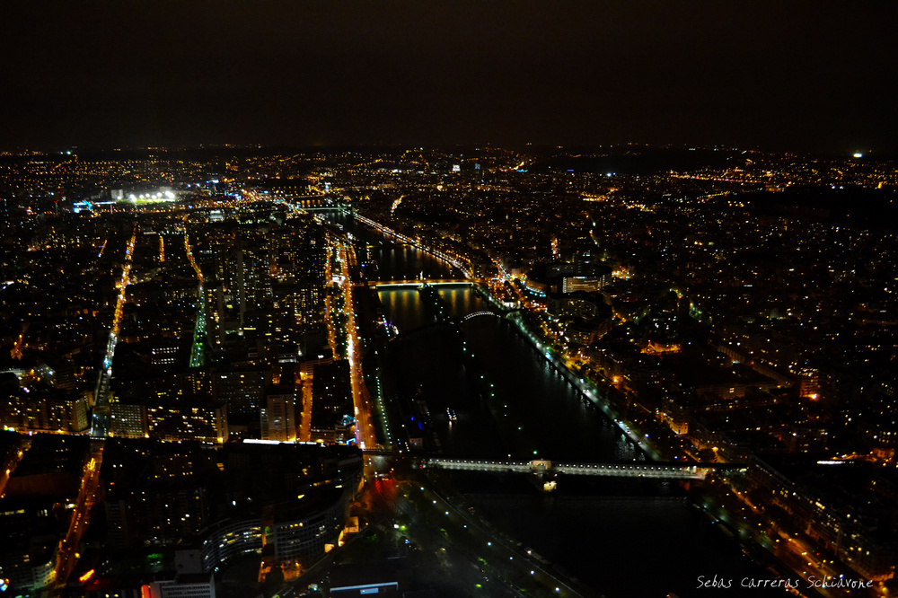 PARIS, LA CIUDAD DE LAS LUCES