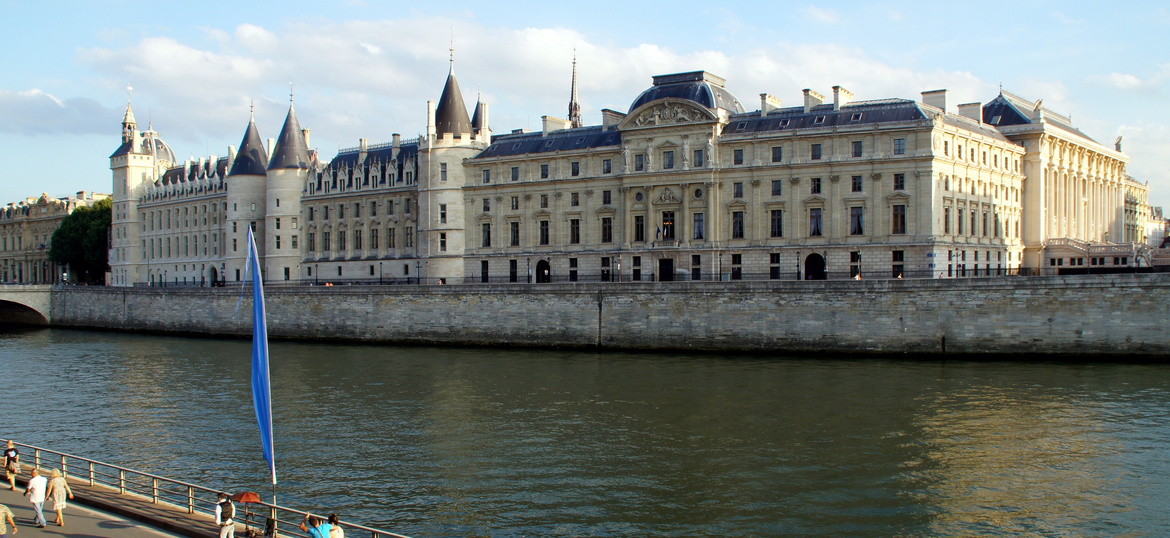 Paris: la Conciergerie im neuen Glanz