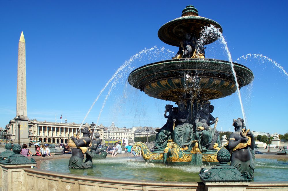 Paris: La Fontaine des Mers