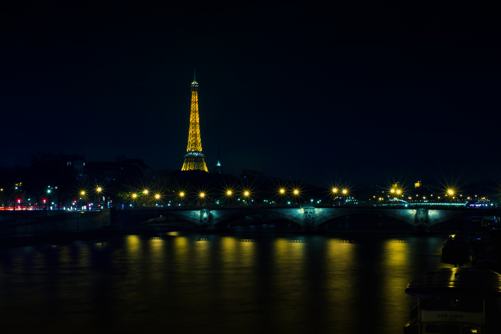 Paris la nuit - © Tour Eiffel Illuminations Pierre Bideau