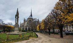 Paris - Île de la Cité - Square Jean XXIII - Notre Dame - 02