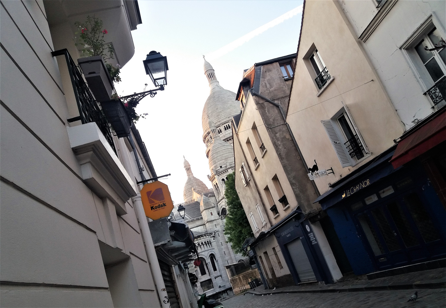 PARIS le matin Montmartre J3-137-col +Fotos +Text +Musik