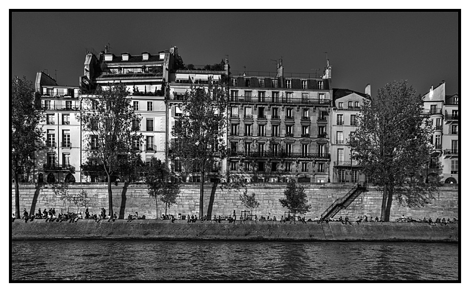 Paris, les quais, des gens...(III)