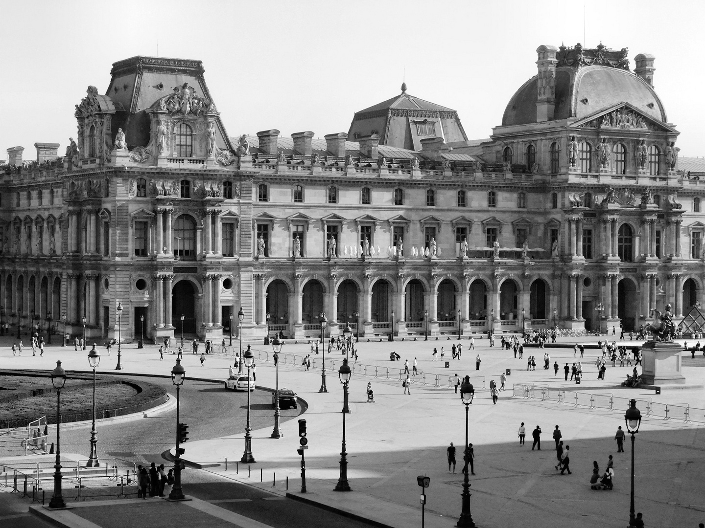 Paris-Louvre