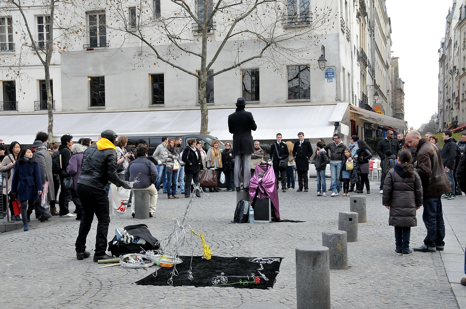 Paris Mars 2011 ( scéne de rue ) Beaubourg