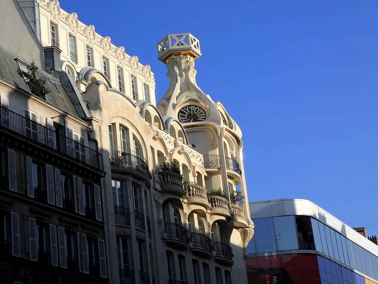 Paris matin soleil