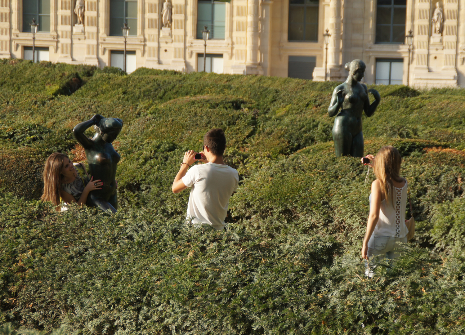 Paris: ménage à trois ?!