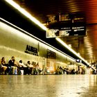 Paris - Metro Auber - Menschen im Alltag