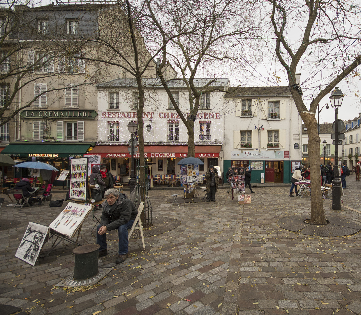 Paris - Montmartre - Place du Terre - 01