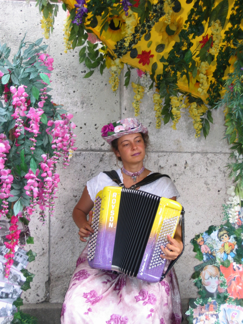 Paris - Montmatre - french acordeon