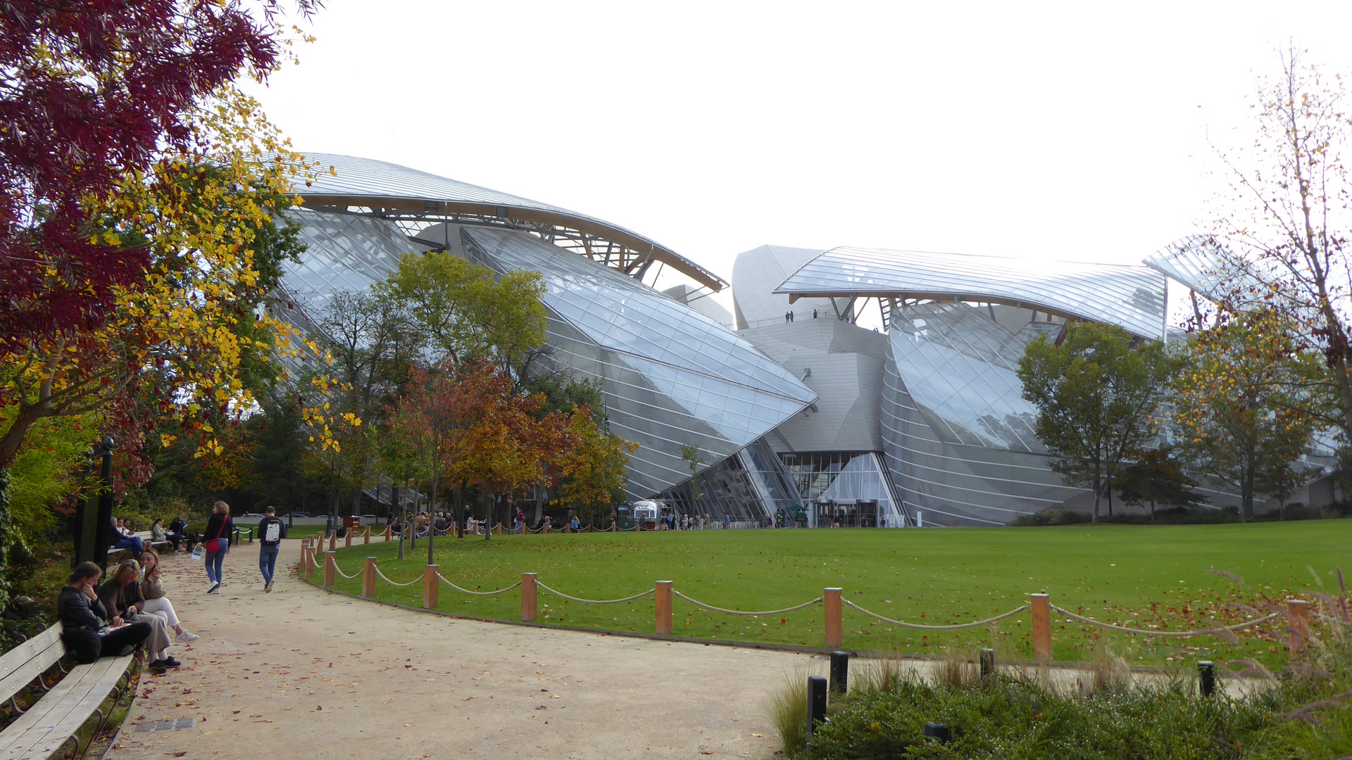 Paris Museum Louis Vuitton