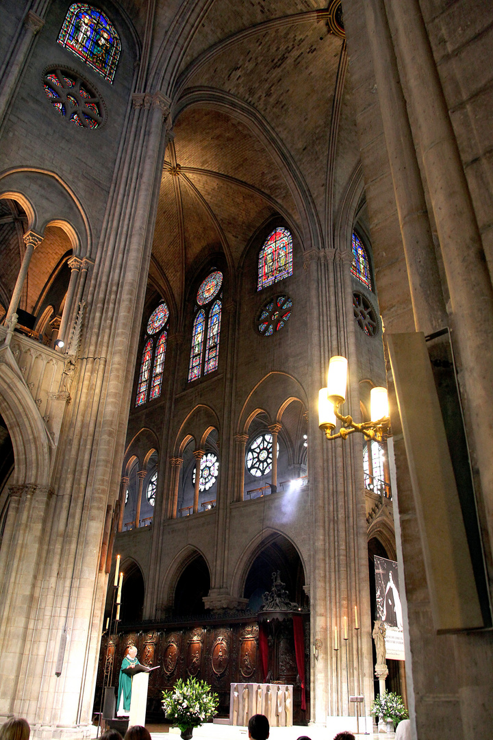 Paris, Notre Dame de Paris, Blick ins Mittelschiff