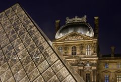 Paris - Palais du Louvre - Pyramide du Louvre - 12