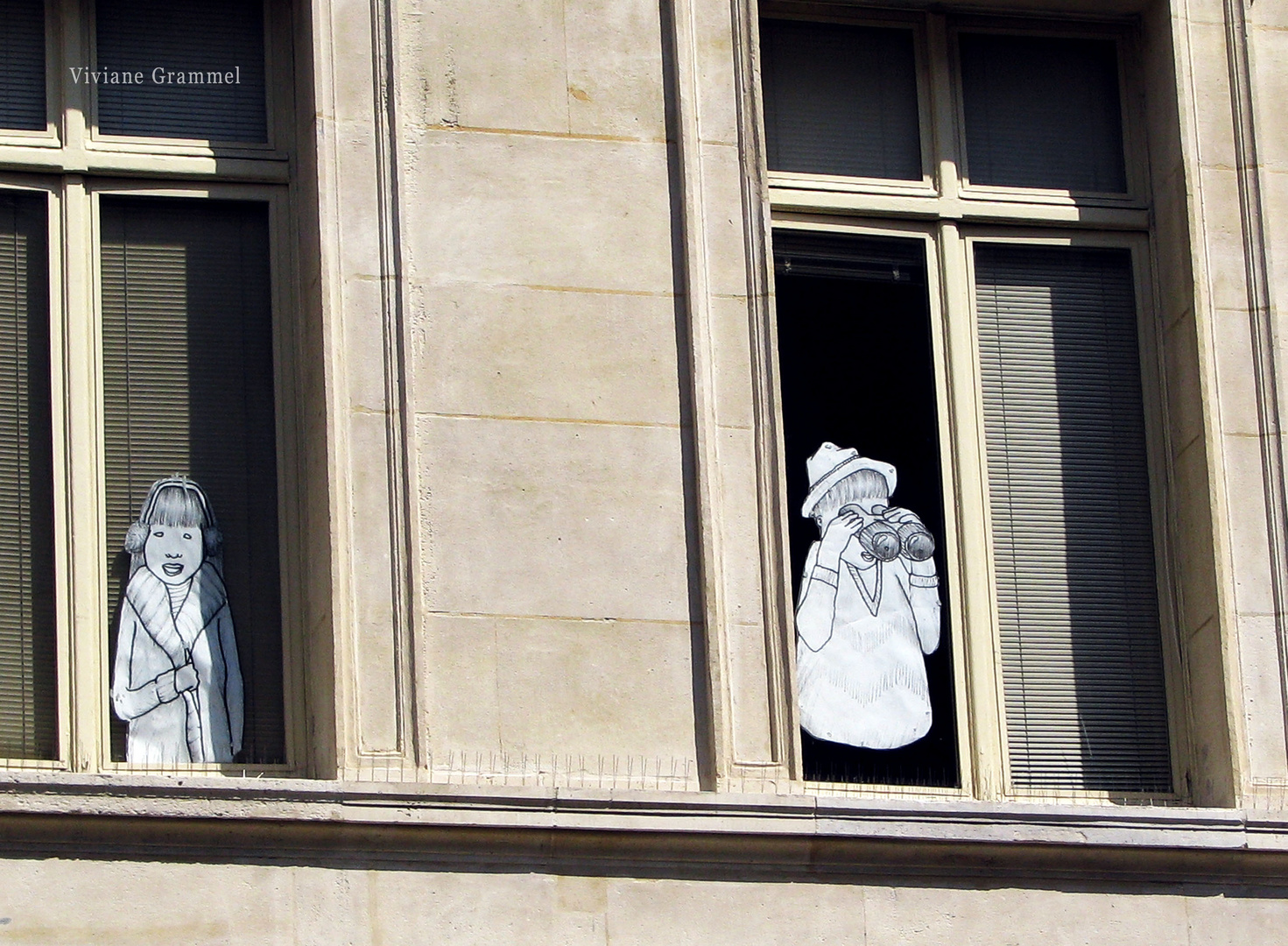 Paris _ Paper Girl And Paper Boy