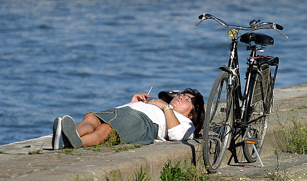 Paris - Petite sieste en bord de Seine