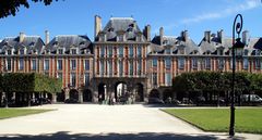 Paris: Place des Vosges