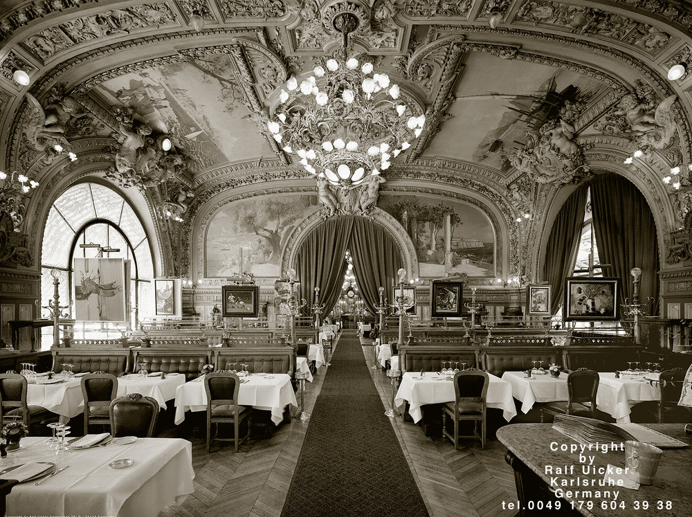 Paris / Restaurant le train bleue/ Gare de Lyon