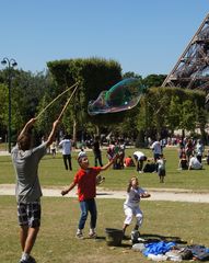 Paris: Seifenblasen fangen (1)