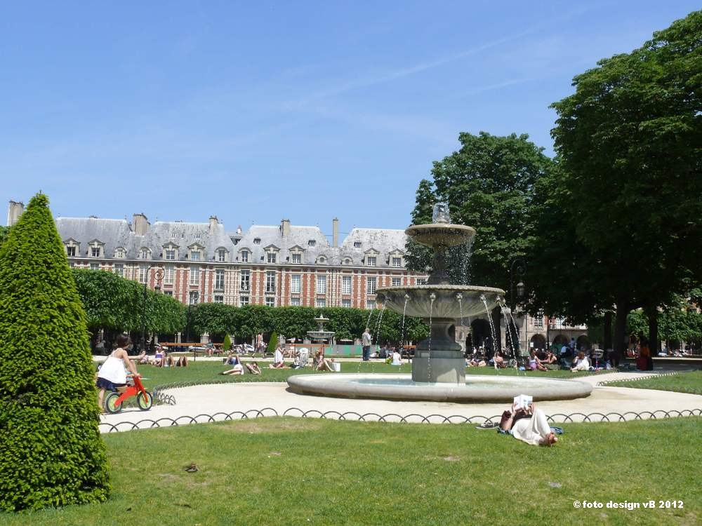 Paris - Sommerstimmung am Place des Vosges