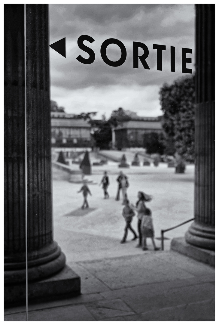 Paris-"Sortie"