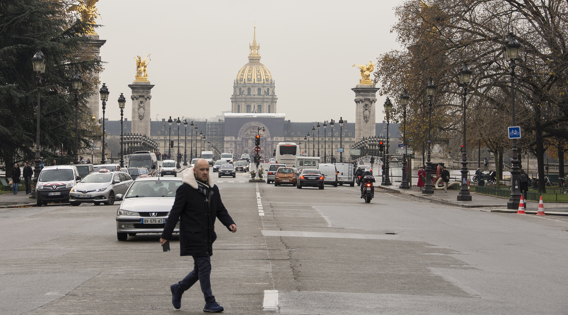 Paris - St Germain des Pres - Avenue Winston Churchill - Hôtel des Invalides - 01