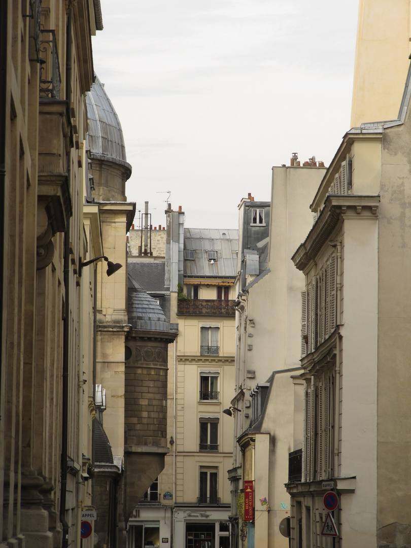 Paris street life