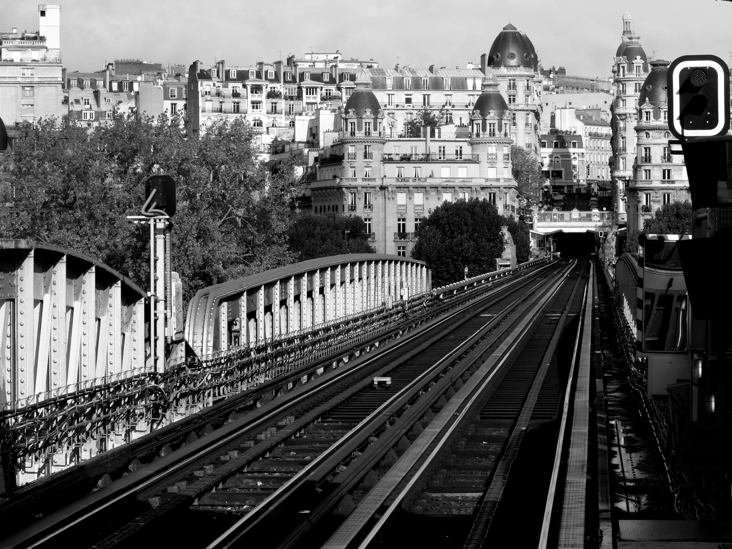 Paris von Der Metro aus gesehen