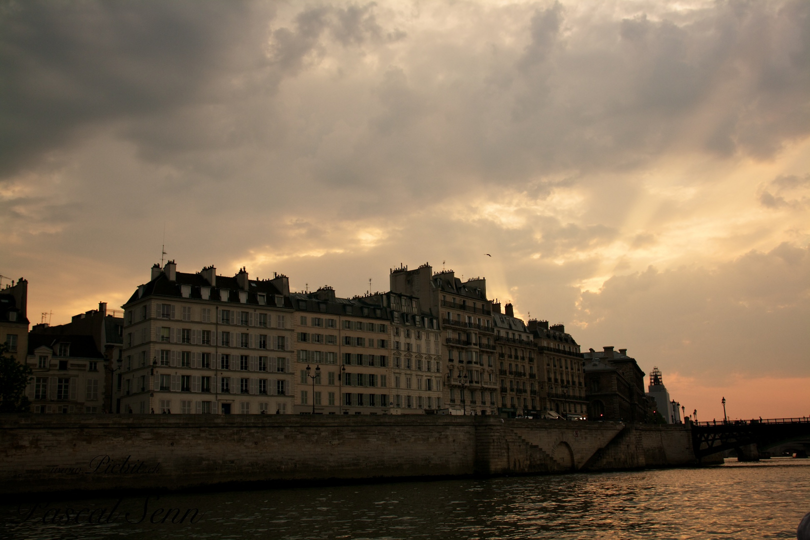 Paris von der Seine