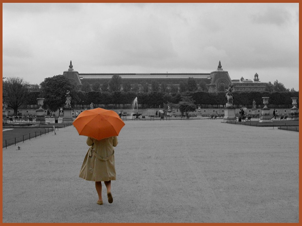 Paris - Walking in the rain