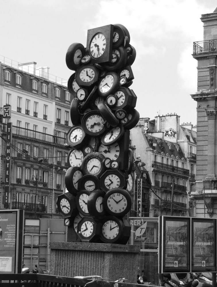 PARIS-What time it is?