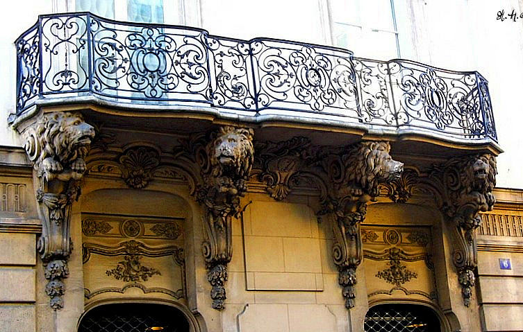 Paris - wunderschöner alter Balkon