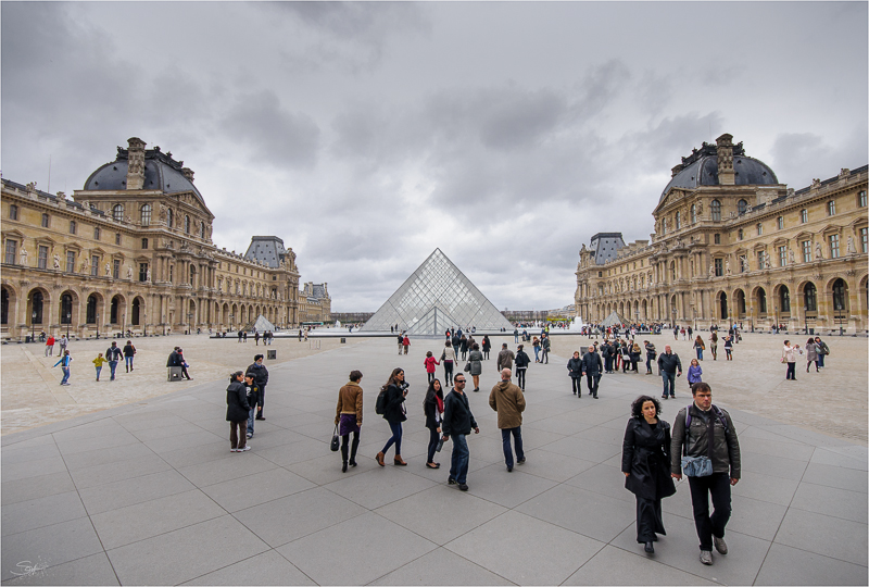 Pariser Ansichten [16] – Glaspyramide