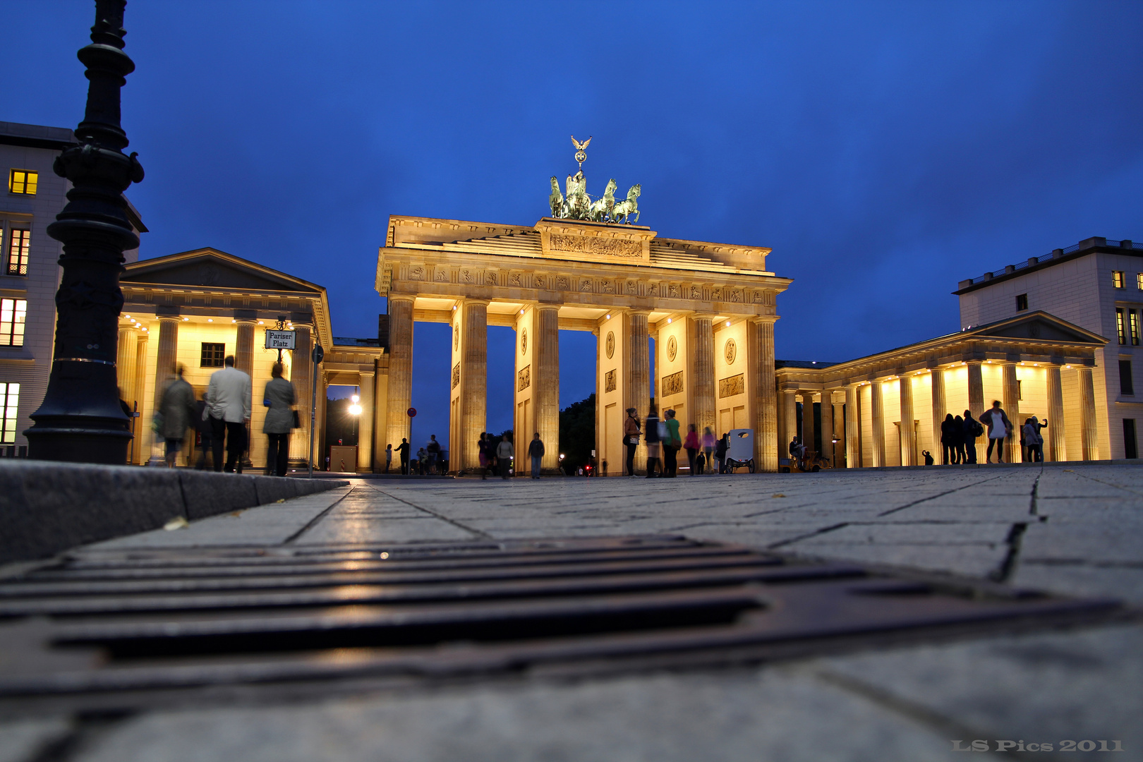 -- Pariser Platz --