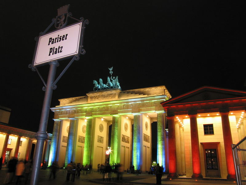 Pariser Platz, Brandenburger Tor