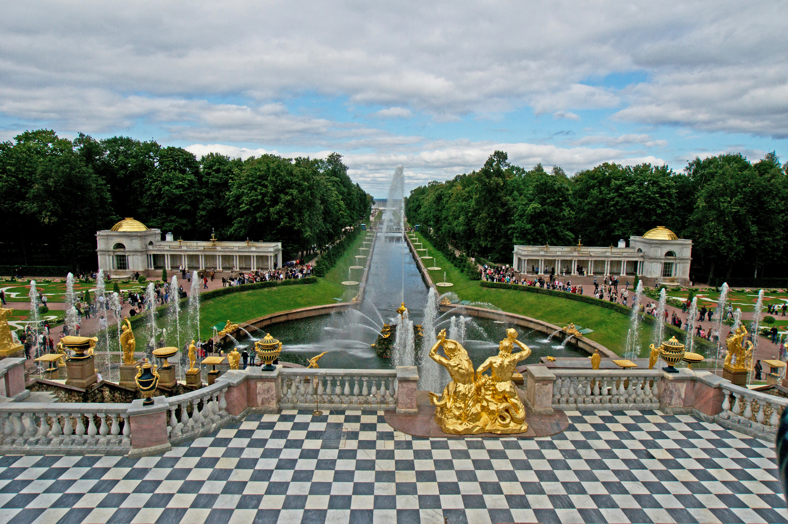 Park der Zarenresidenz Peterhof