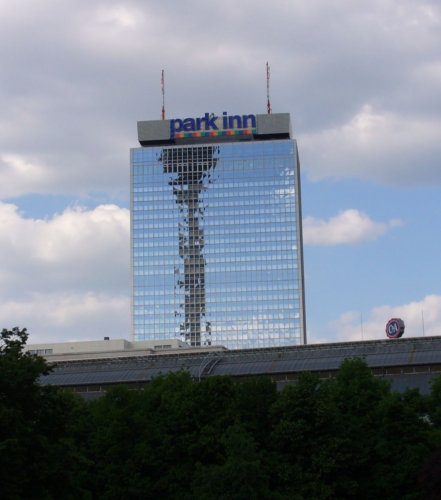 park inn mit bisschen Fernsehturm :)