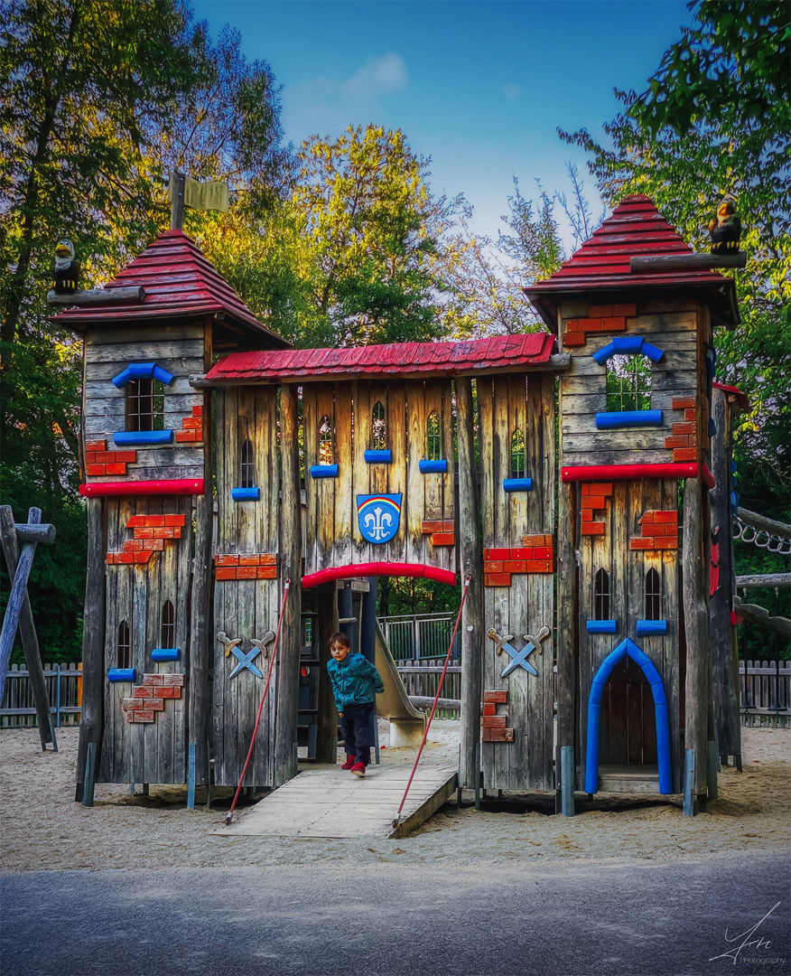 Park mit Kinderspielplatz in Regen